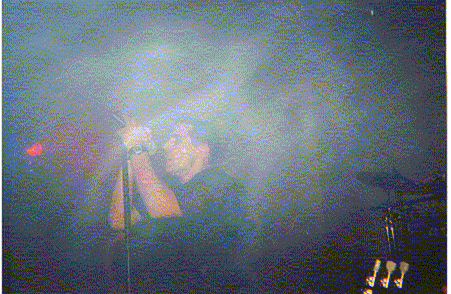 tomsinging.gif